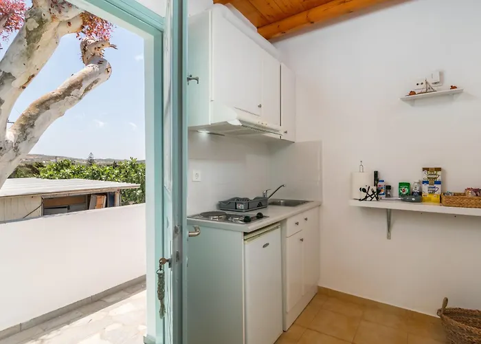 Lina And Babis' Adámas