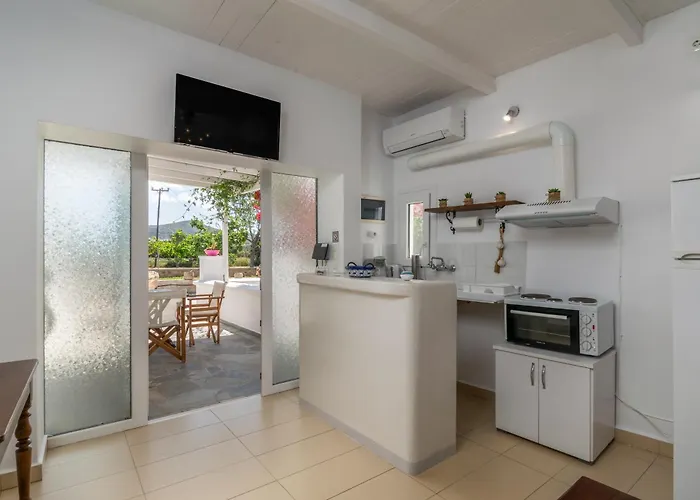 Lina And Babis' Adámas